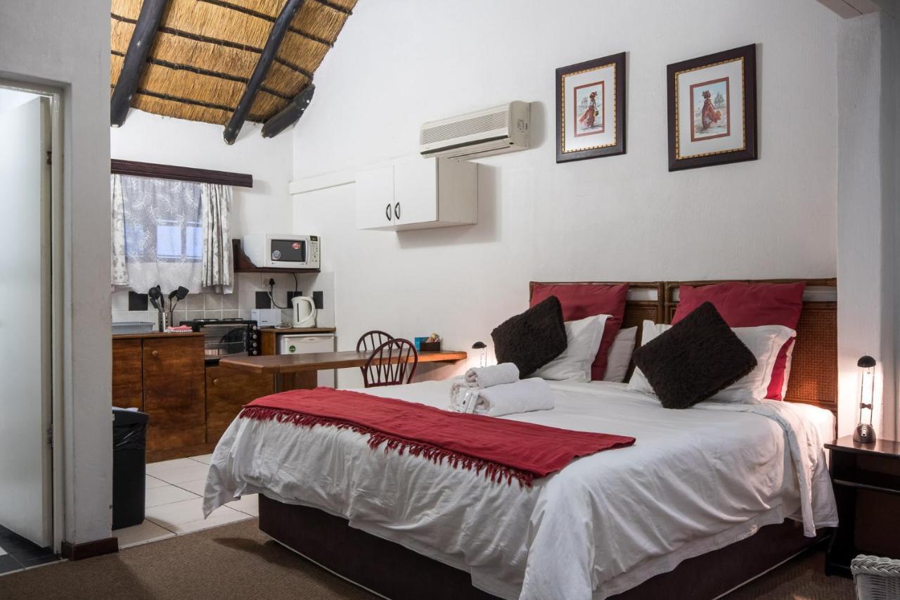 Khaya La Manzi Guest Lodge Hibberdene Exterior foto