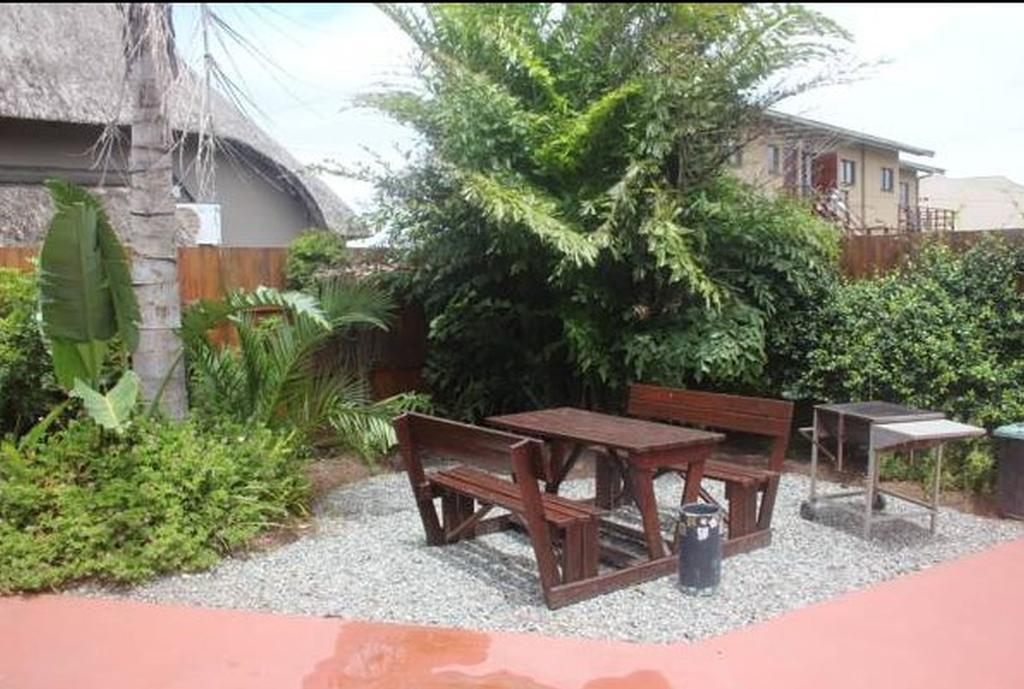 Khaya La Manzi Guest Lodge Hibberdene Exterior foto