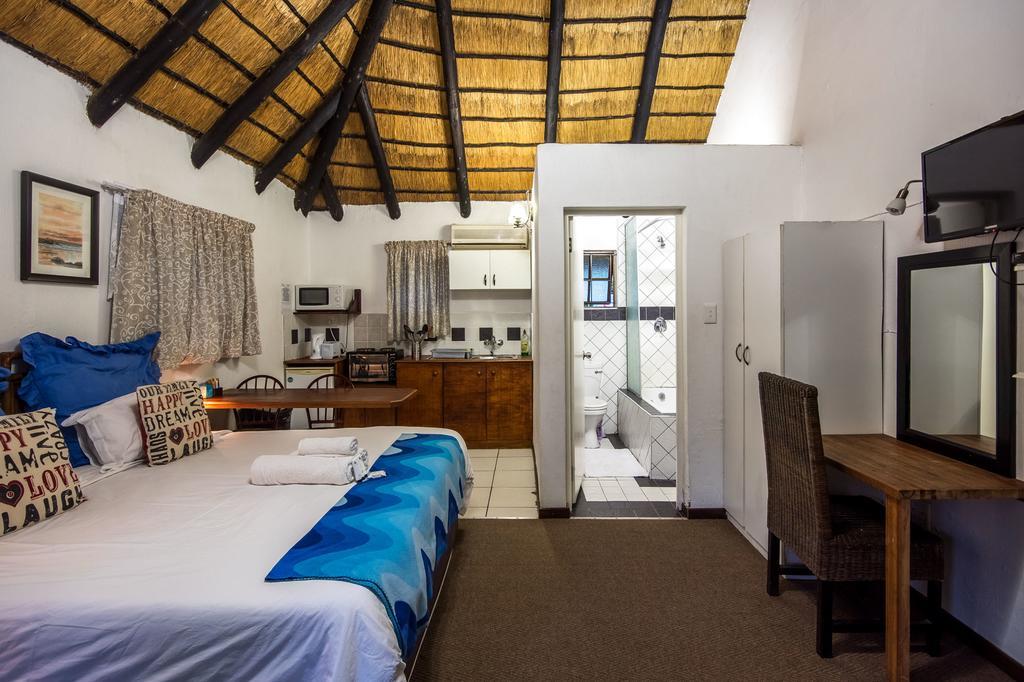 Khaya La Manzi Guest Lodge Hibberdene Exterior foto